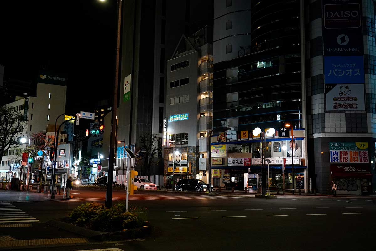 夜の立川駅北口
